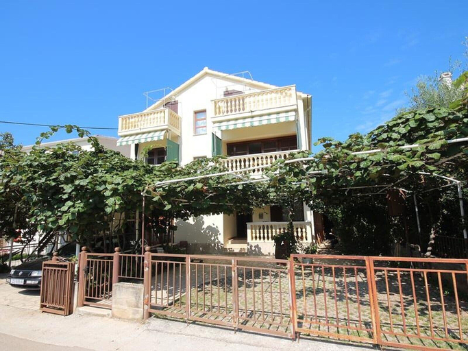 Exterior & Views 2, Family Ground Floor Apartment, Close to the Beach, Zadar