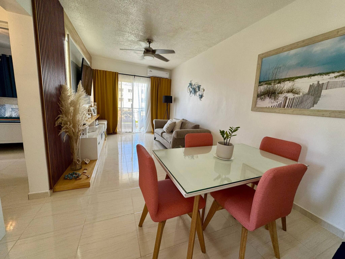 Dining room 4, Bayahibe Getaway - Peaceful 3rd-floor Apartment, San Rafael del Yuma