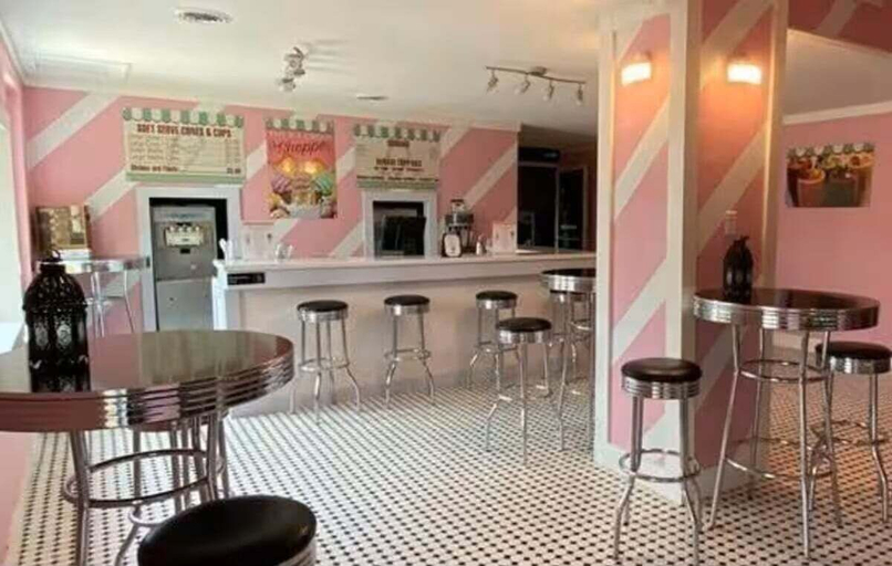 Private kitchen 4, The Ultimate Escape at Regal Palms w/ Pool & Lazy River, Polk
