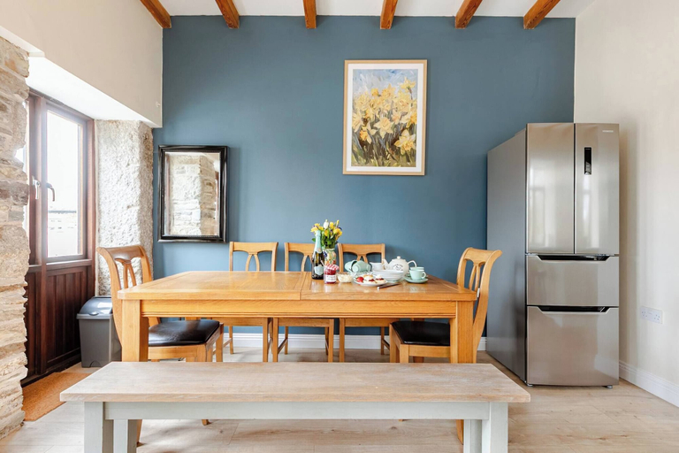 Dining room 5, Stunning Coastal Barn With hot tub, Cornwall