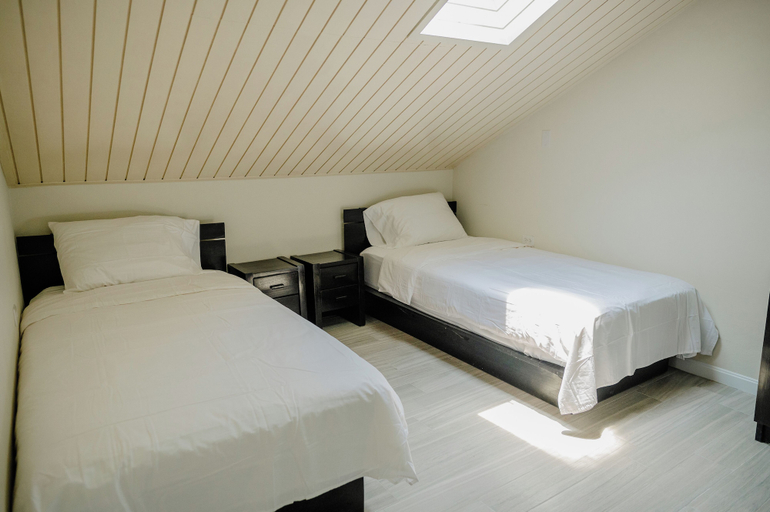 Room 5, Spacious 4-bedroom apartment 2 km from Eagle beach - Dream Suites Aruba