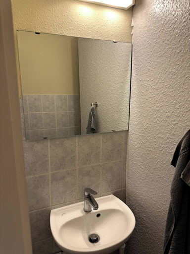 Bathroom 4, Large Accommodation for up to 18 People Near Halle & Leipzig With Pool Table, Saalekreis