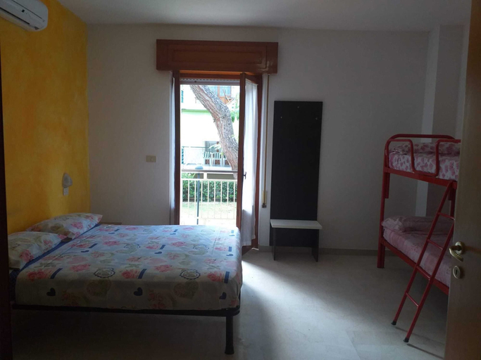 Bedroom 4, Room-quadruple Room in Pineto - A Stone, Teramo