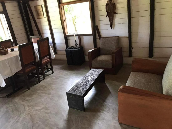Interior 5, Beachfront Oasis in Mahambo, Madagascar - Chalet Retreat, Atsinanana