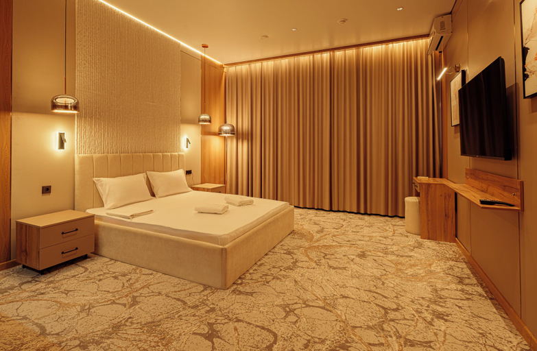 Room 4, Europa, Semipalatinskiy