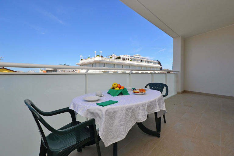 Dining room 4, Familiar Accommodation in Lignano, Udine