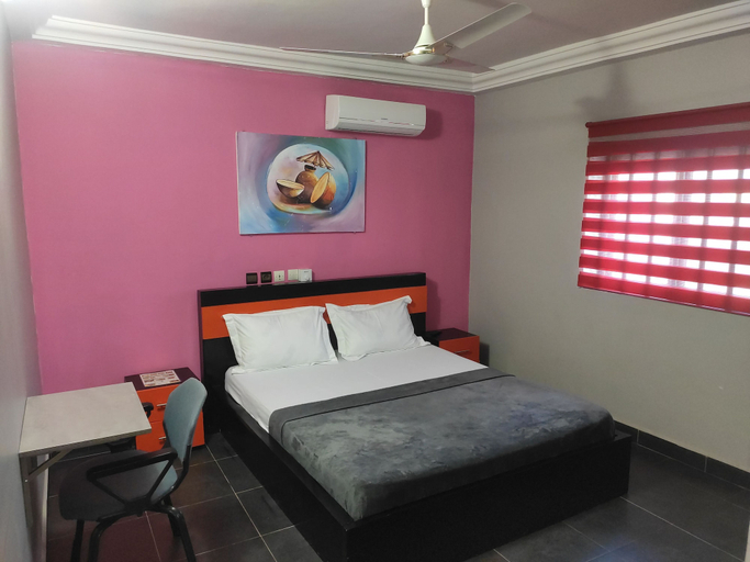 Room 5, Room-deluxe Double Bed Bedroom in Lome -, Golfe (incl Lomé)