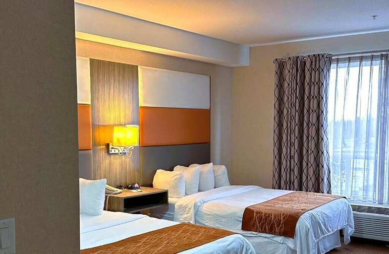Room 4, Southfort Inn, Division No. 11