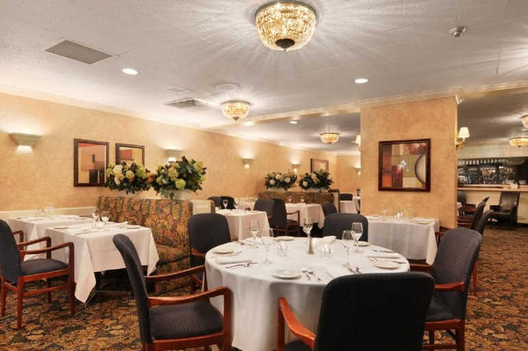 Food & Drinks 4, The Senator Hotel & Conference Center Timmins, Cochrane