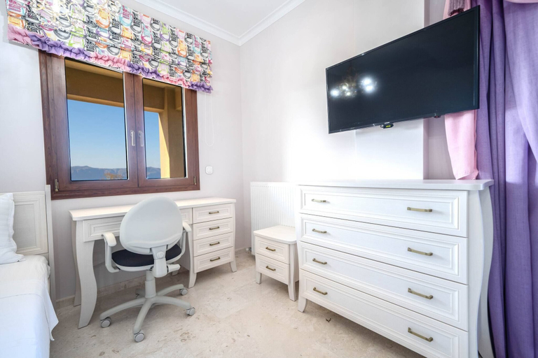 Room 4, Karyo Villa,- 4bd, 3min On Foot From The Beach!, Crete