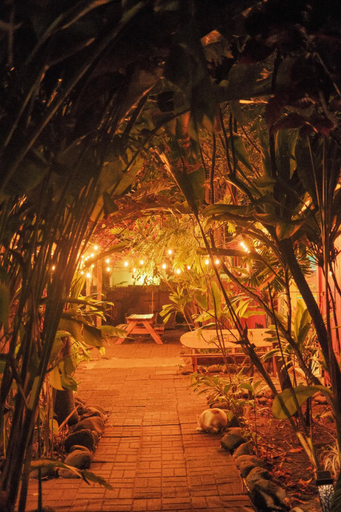 Others 2, Banana Bungalow Maui Hostel, Maui