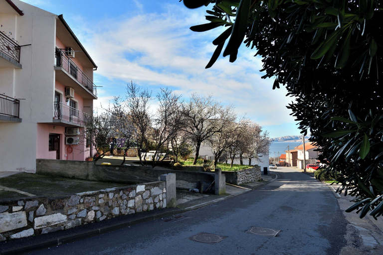 Others 2, Apartments Nina i Harry, Senj
