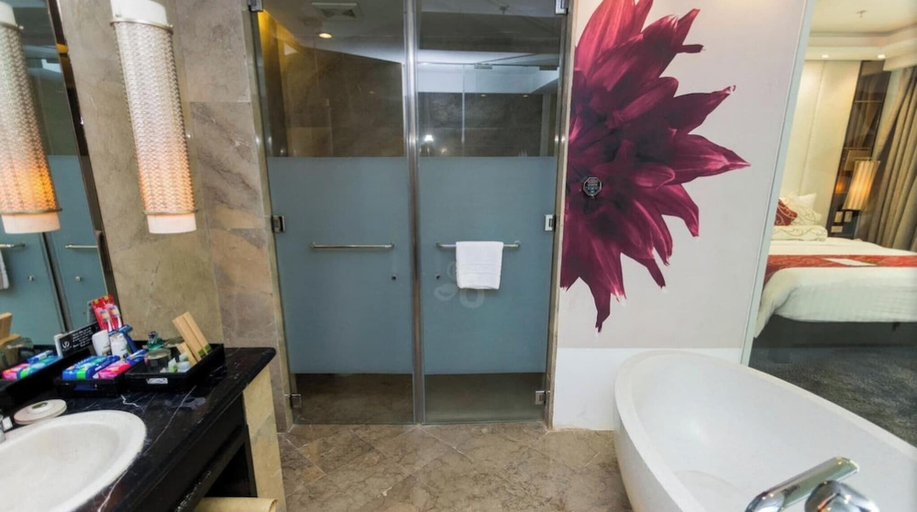 Room 4, Comfortable Room, 100m to Walking st, 5th Floor, Angeles City