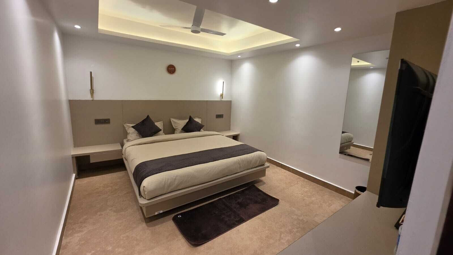 Room 5, Hotel Anukampa, Nainital