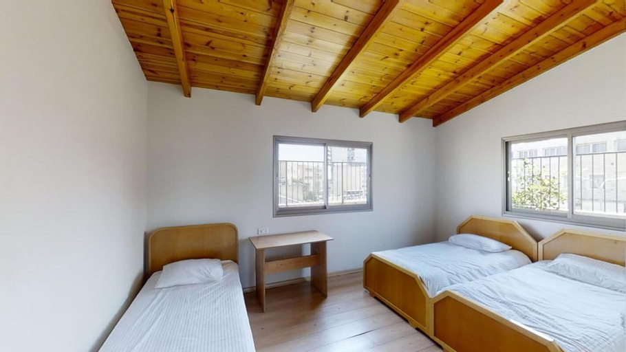 Bedroom 2, Cozy Wood Apartment With Great View to Nazareth