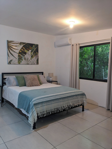 Room, Tranquil Jungle Studio Retreat Near Del Coco Beach, Carrillo