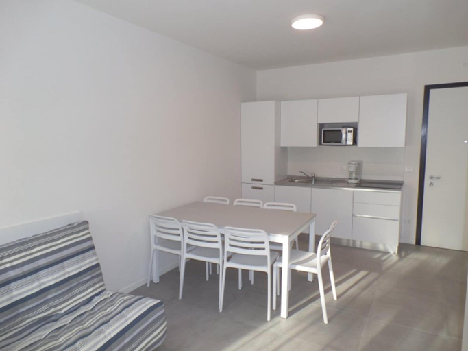 Dining room 5, New Flat for Five Guests in a Residence With Pool, Venezia