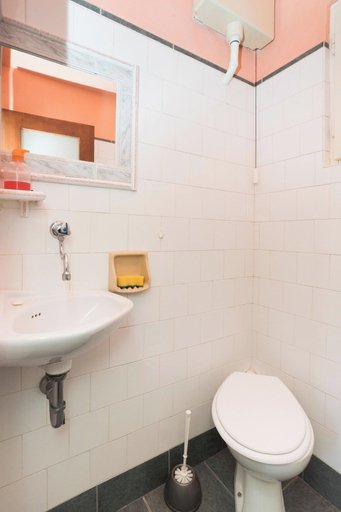 Bathroom 3, Colorful Flat With Bell-shaped Balcony, Umag