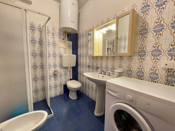 Bathroom amenities, Colorful Flat by the Beach, Venezia
