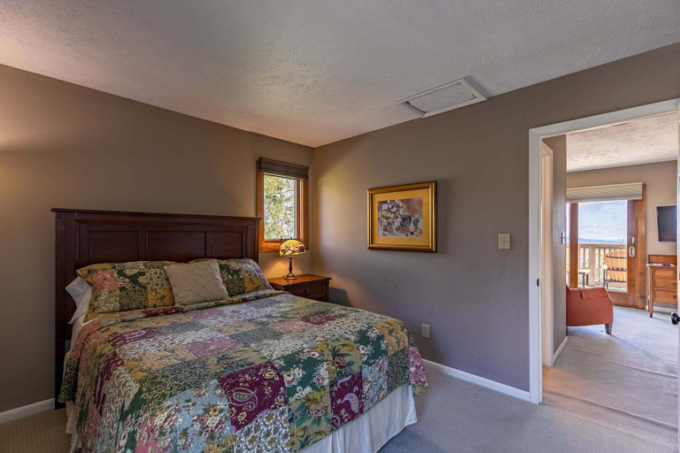 Interior 2, Aspen View, Watauga