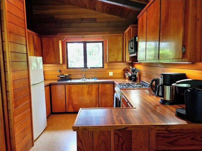 Private kitchen 2, The Pacifica Inn, Hawaii