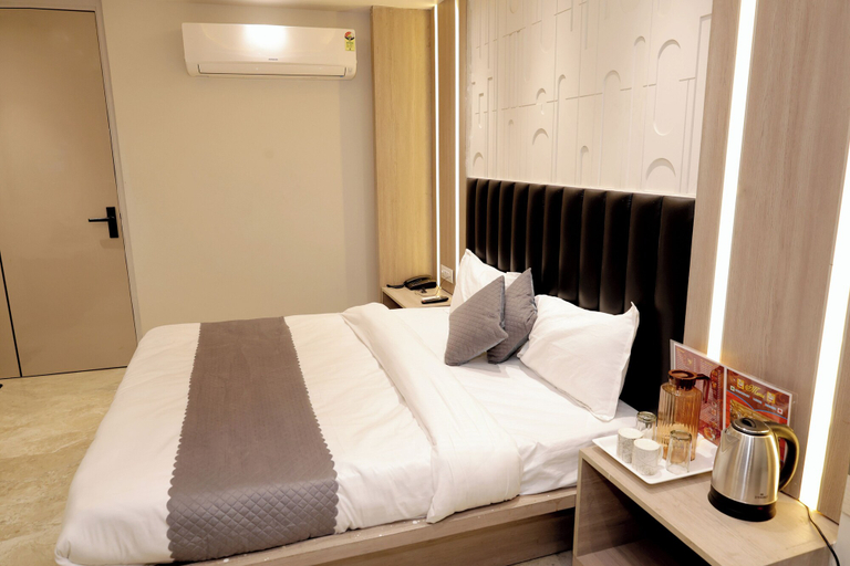 Room 5, Hotel Boss In opposite New Delhi station, Delhi