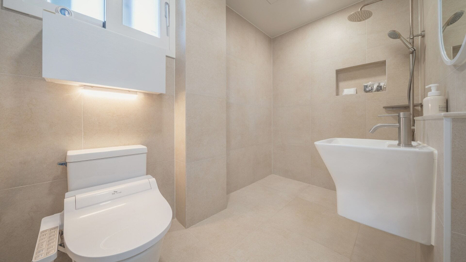 Bathroom 4, Pohang Etoile Poolvilla, Pohang