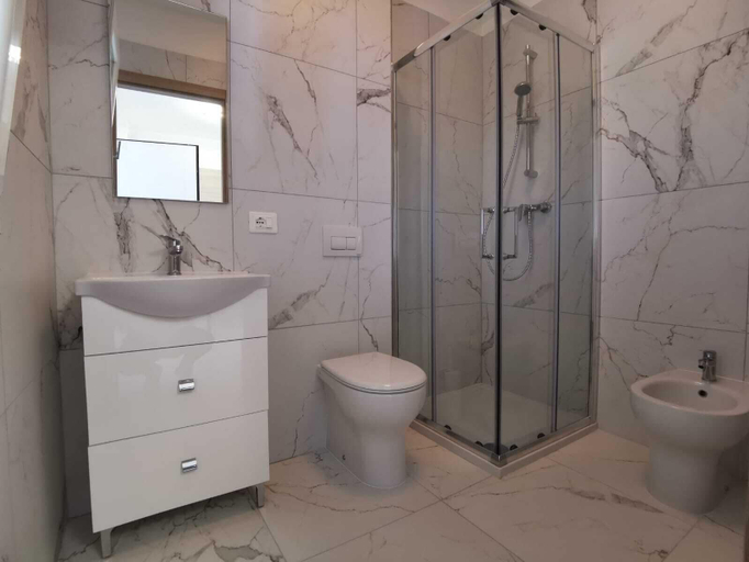 Bathroom 4, Bright Studio Close to the sea, Venezia