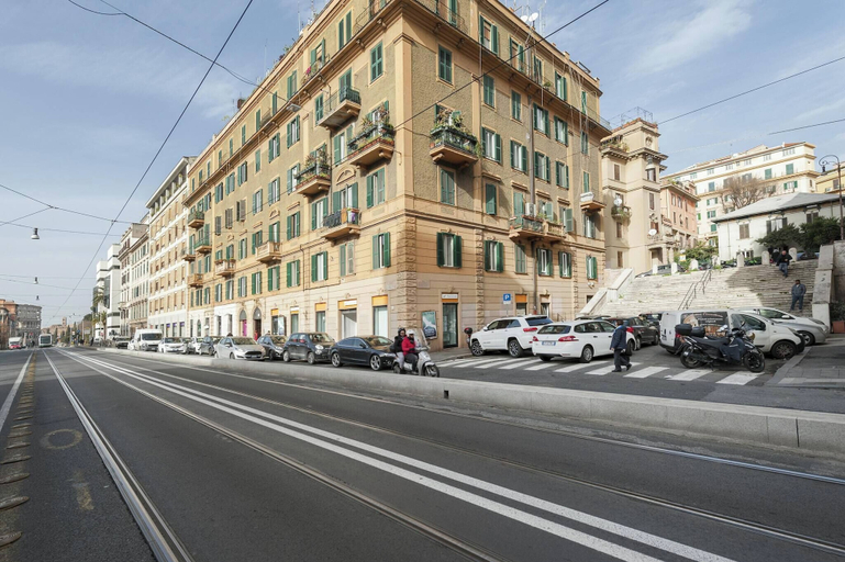 Exterior 5, Captivating Loft in Prime Location Near Colosseum, Rome