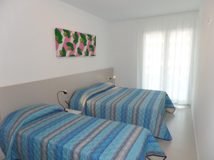 Room 3, Modern Poolside Escape, Venezia
