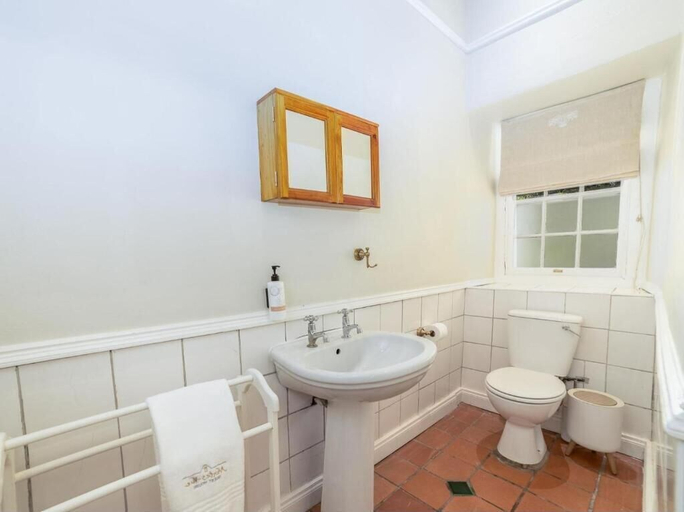 Bathroom 3, Nantes-Vue, Cape Winelands