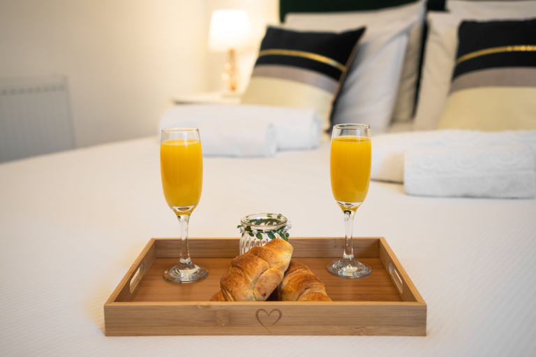 Food & Drinks 4, Milverton Court by OYO, Manchester