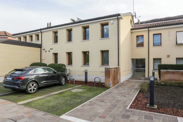Parking 5, Casa Fiera Treviso · 2-bed Apartment, Private Parking, 10 min to Centre, Treviso