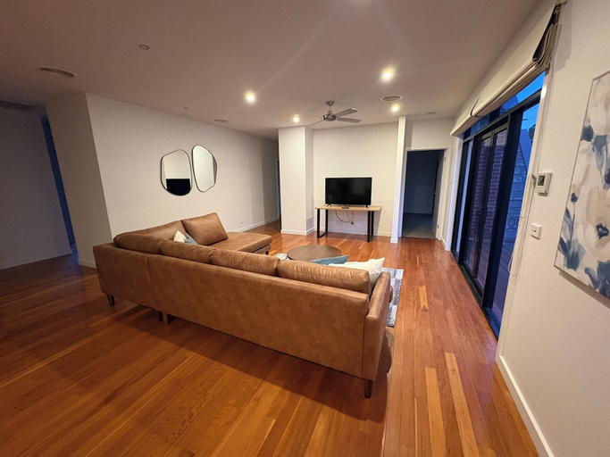 Others 5, Ballarat Suites, Ballarat  - Central