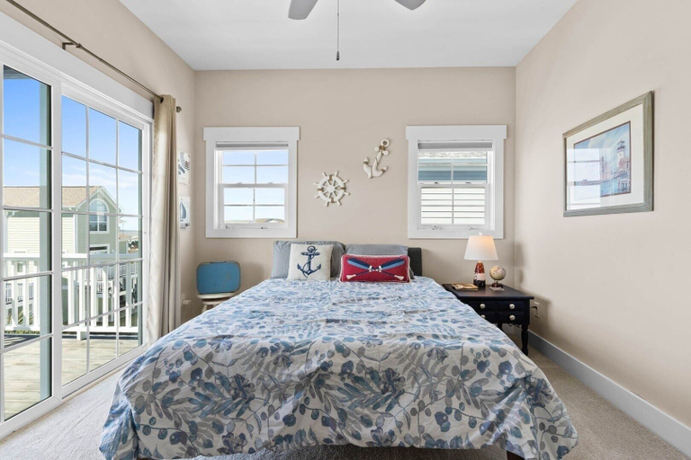 Room 5, Isle Be There / 227 Gerda Ave 4 Bedroom Home, Brunswick