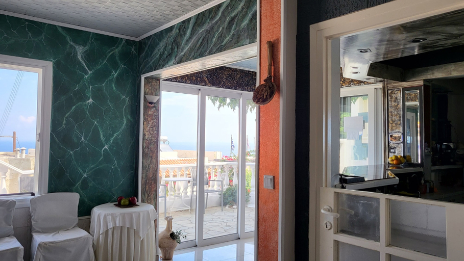 Others 2, Gorgeous Studio for 2 People, Swimming Pool and Sea View, Crete