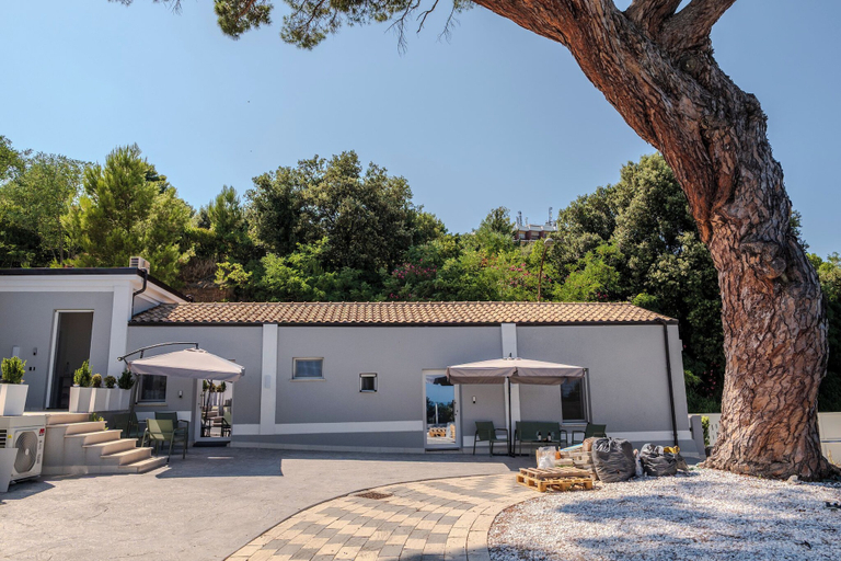 Exterior 5, Miramare Suites - Camera Titanio, Chieti