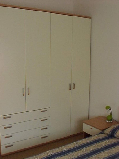 Room 4, Relaxing Holiday Property With Garden and Parking, Udine