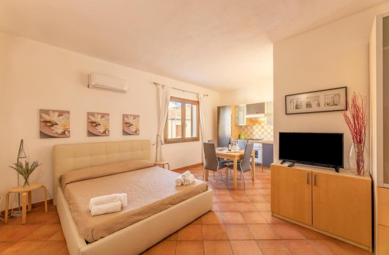 Primary image, Relaxing Cristal Blu Studio Sleeps 4 Persons, Olbia-Tempio