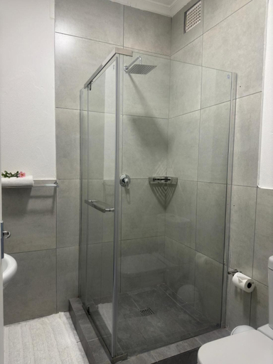 Bathroom shower, Room-busa House Self-catering Guest Hous, Ehlanzeni