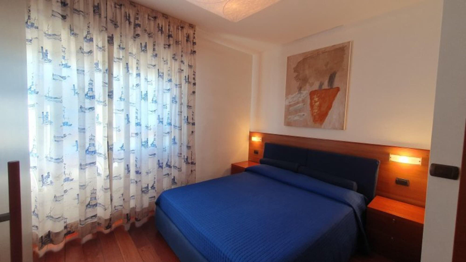 Room 4, Seaside Escape for Perfect Vacations, Udine