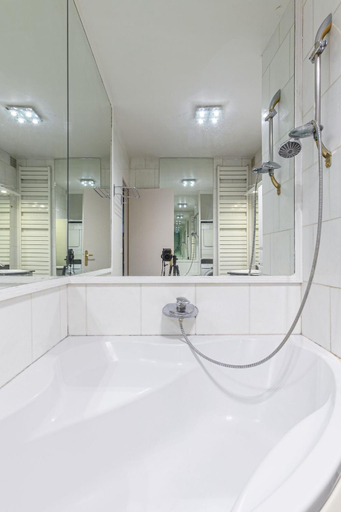 Bathroom 2, Studio Elysees, Paris