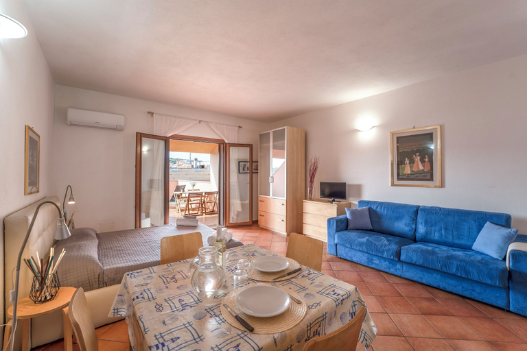 Dining, Relaxing Cristal Blu Studio Sleeps Num1496, Olbia-Tempio