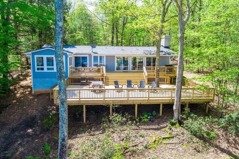 Exterior 4, Secluded Lakefront Gem W/ Free Wifi, Two-level Deck, Private Dock & Great Views, Louisa