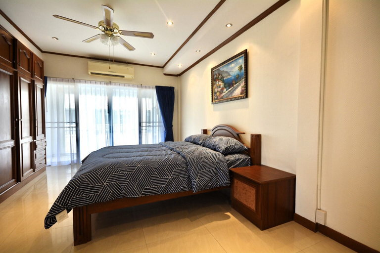 Room 4, Spacious Corner 1-Bedroom Condo with 2 Balconies - Baan Suan Lalana, Pattaya