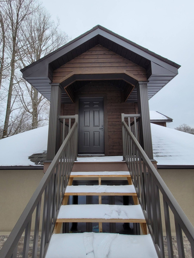 Exterior 3, Devlok- Mystique Mansion 7 Br-sleep 16 Kawartha, Peterborough