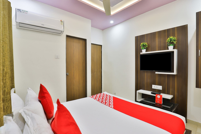 Room 5, Deluxe Hotel Navjivan, Ahmadabad