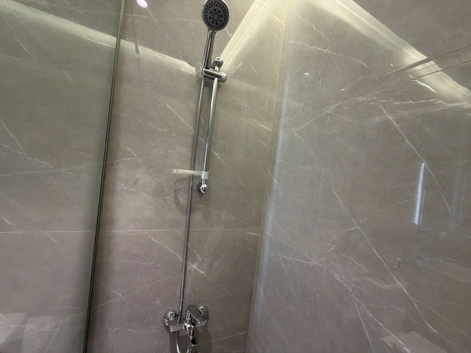 Bathroom 5, 105 JRE apartment with stunning boulevard veiw, Wadi Essier