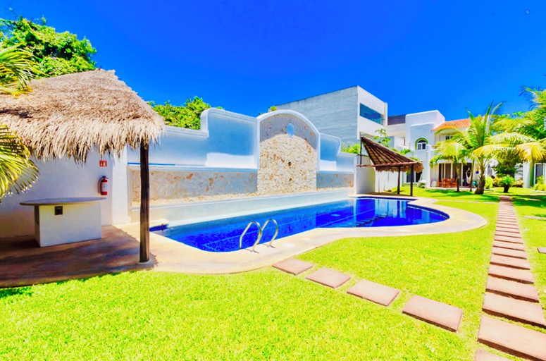 Sport & Beauty, Gorgeous 8 People Economy Villa With Pool Playacar Phase 2, Cozumel