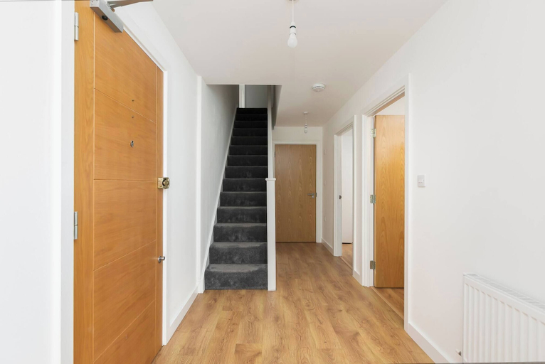 Others 5, Skyvillion - Huge 4bed Apartment Wbalcony - Parking, London